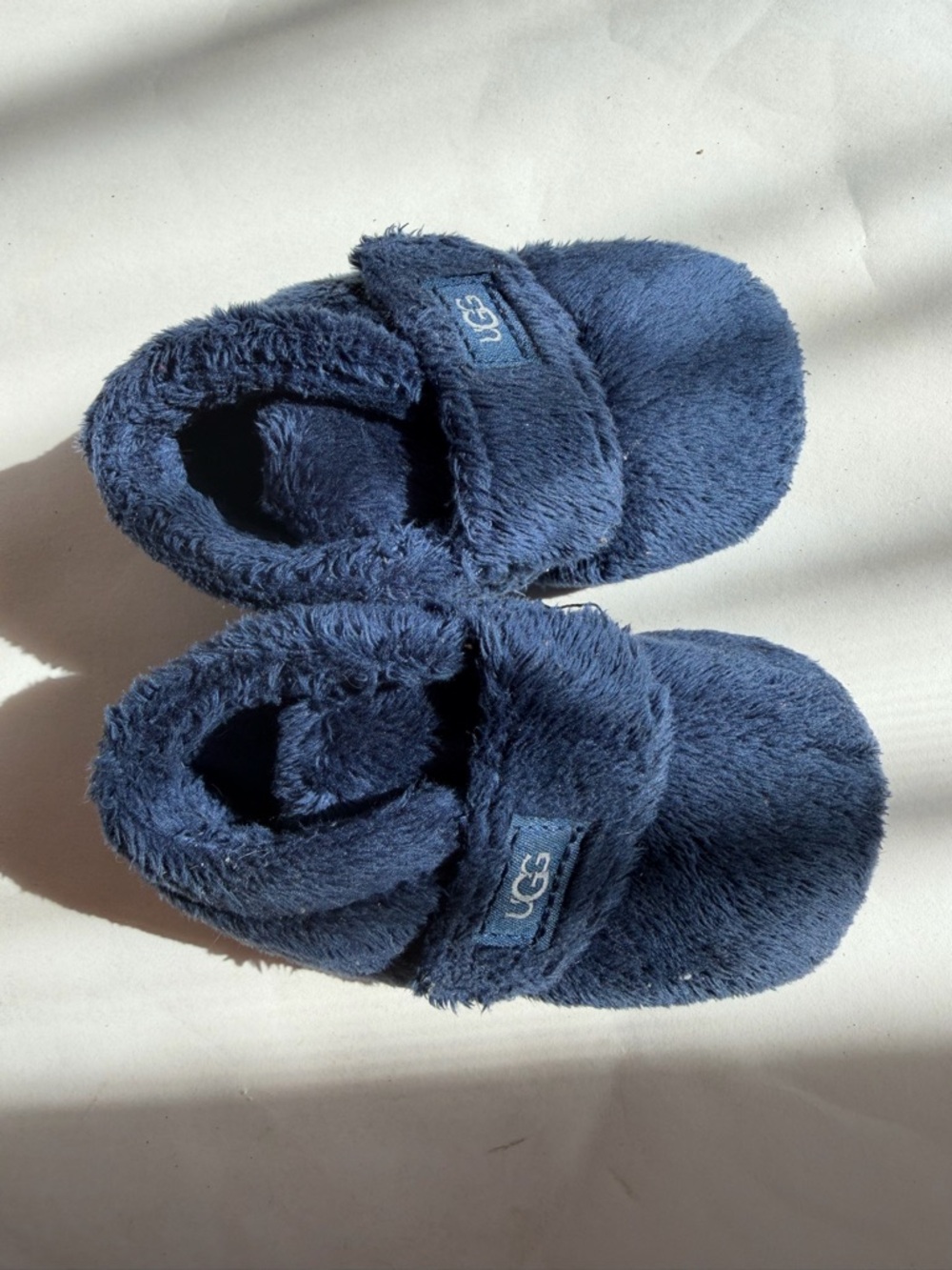 UGG Kids Navy Plush Hook-and-Loop Slippers